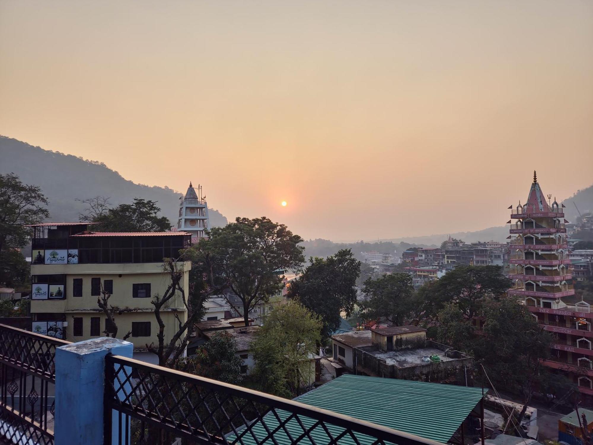 Karwaan Homestay Rishīkesh Esterno foto