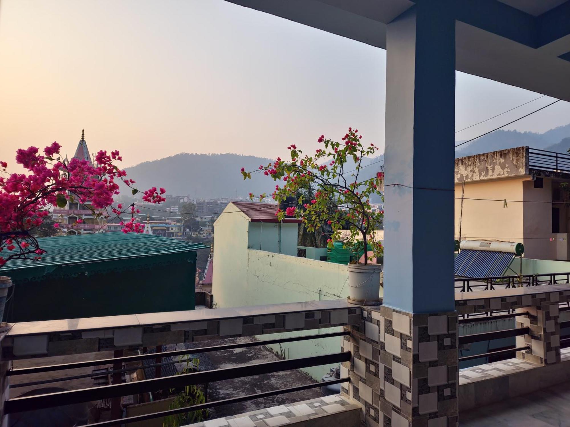 Karwaan Homestay Rishīkesh Esterno foto