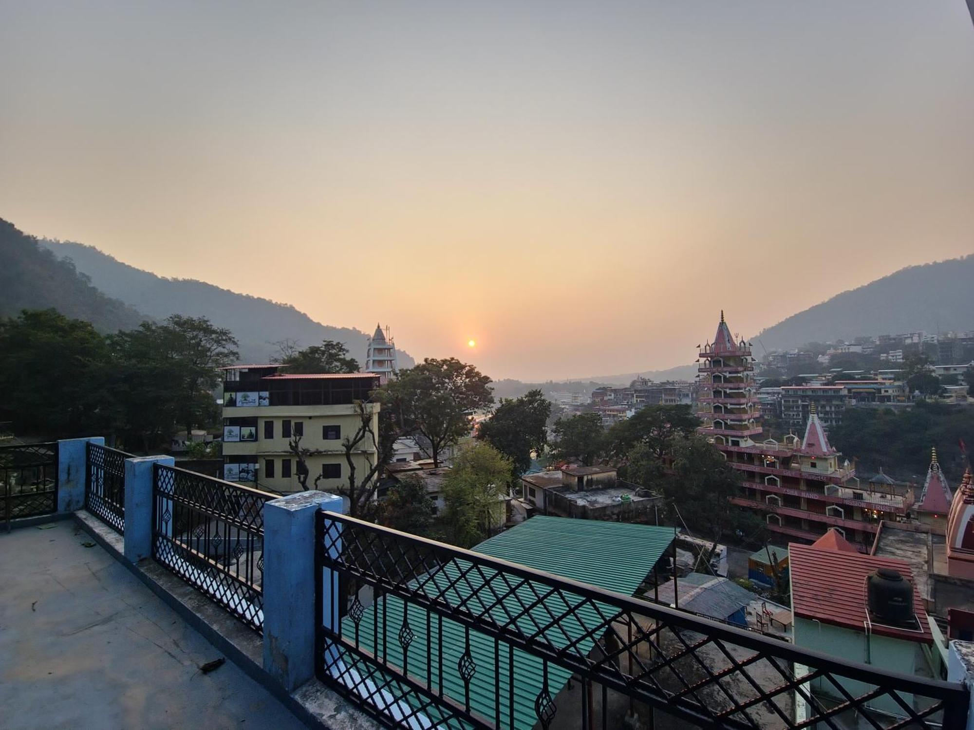 Karwaan Homestay Rishīkesh Esterno foto
